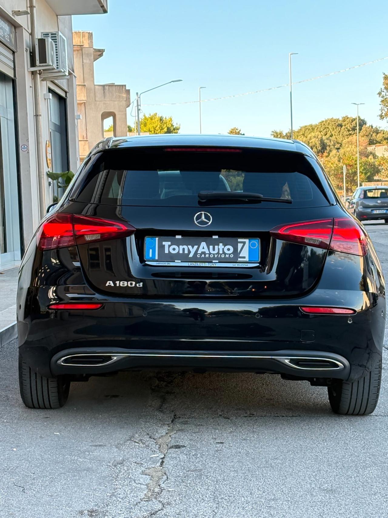 Mercedes-benz A 180 d Premium auto AMG con NAVI,TELECAMERA,VIRTUAL COCKPIT,APPLE CARPLAY,FULL LED,VETRI OSCURATI,TESSUTO