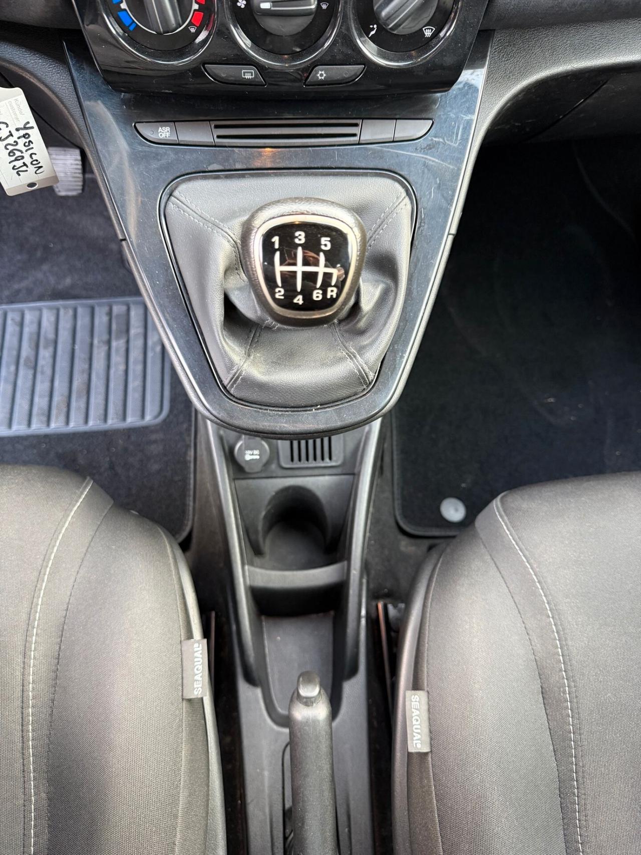 Lancia Ypsilon 1.0 FireFly 5 porte S&S Hybrid Ecochic Gold NESSUN VINCOLO