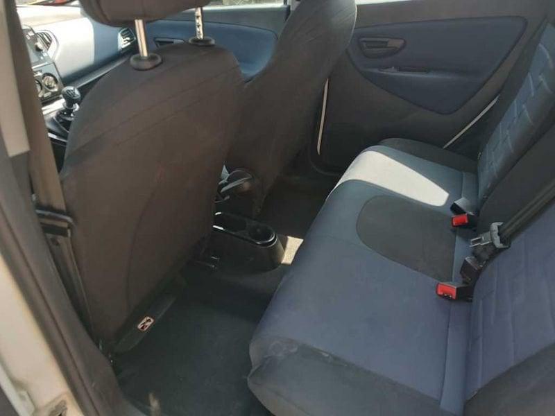 Lancia Ypsilon New 5 porte My24 1.0 Firefly 70 CvStart&Stop Hybrid Oro