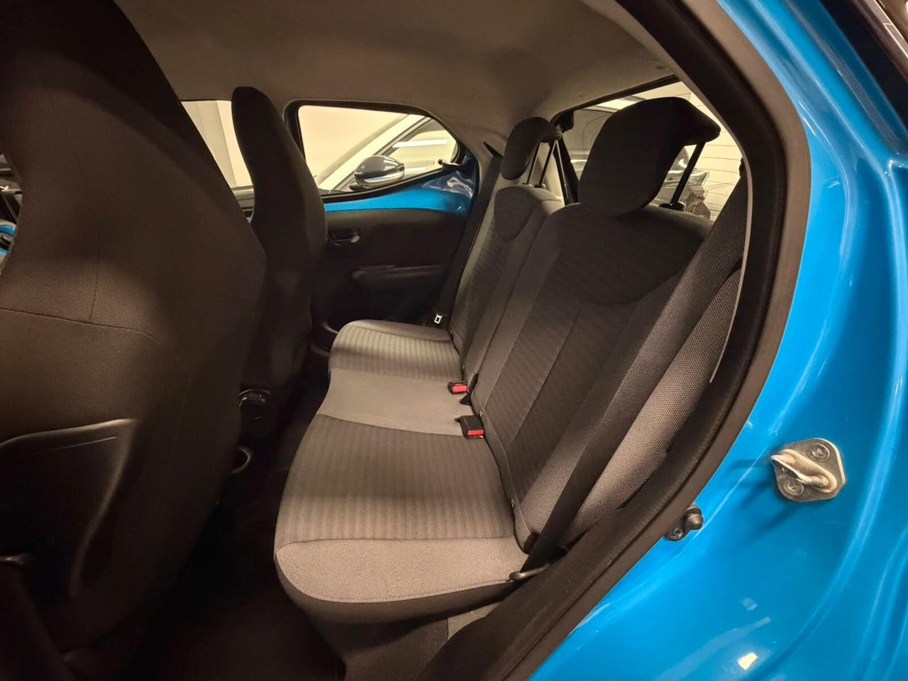 Toyota Aygo Connect 1.0 VVT-i 72 CV 5 porte x-play A RATE DA € 110 AL MESE