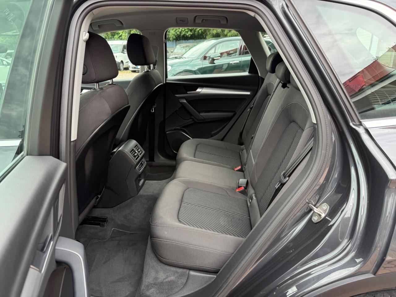 Audi Q5 40 TDI S tronic Business