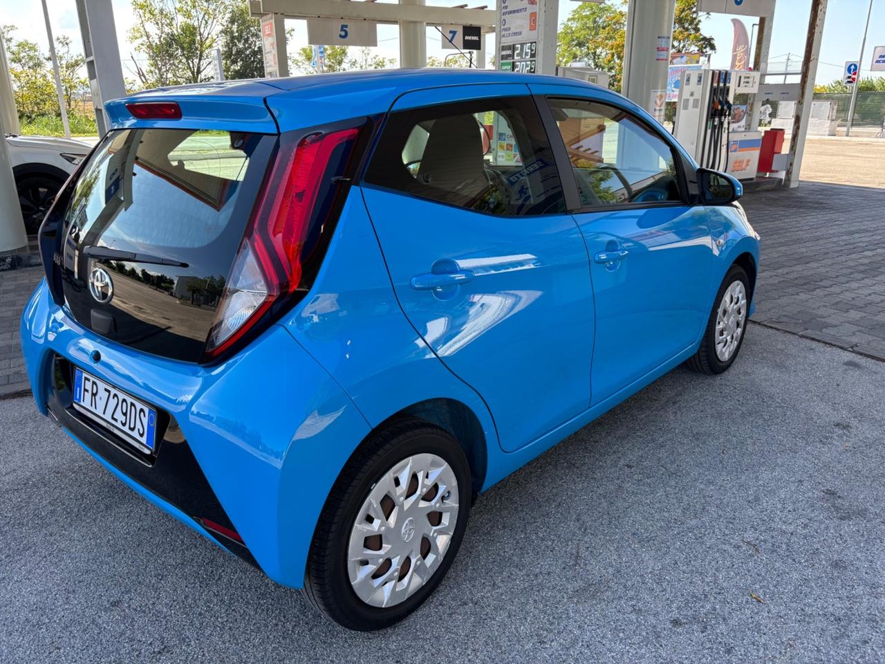 Toyota Aygo 1.0 VVT-i 72 CV 5 porte x-cool MMT