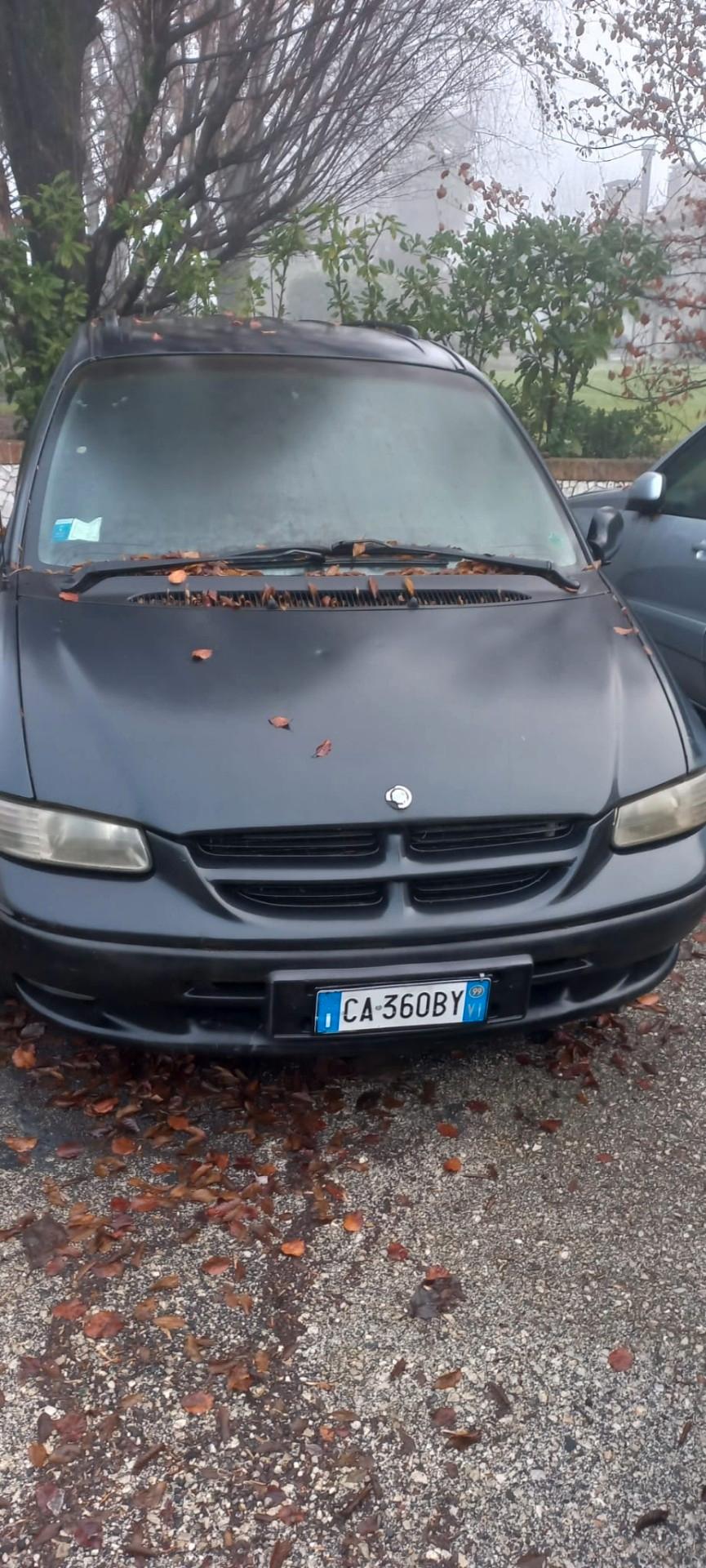 Chrysler Voyager con revisione nuova e frizione nu