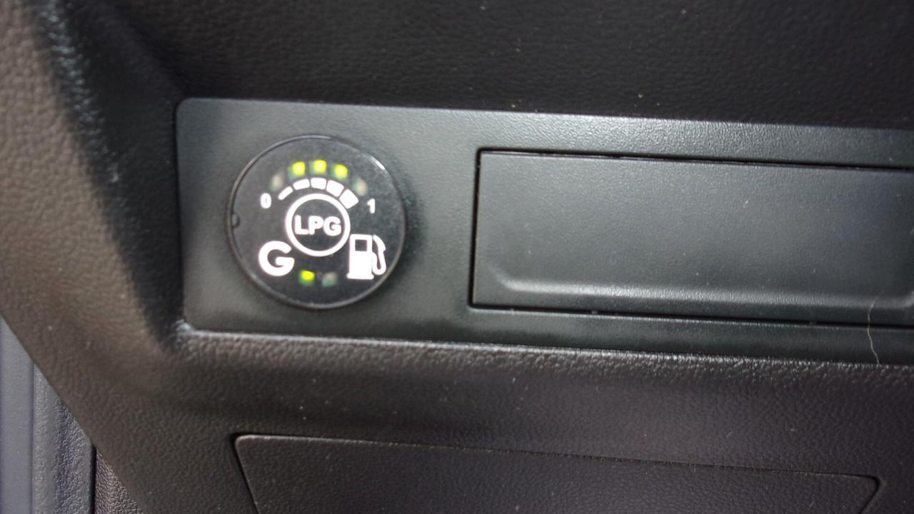 Renault Captur TCe 100 CV GPL FAP Intens