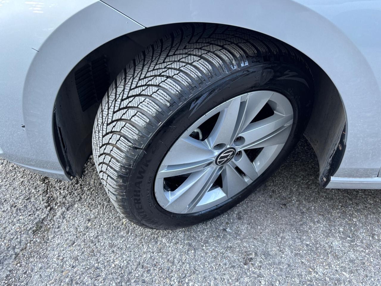 Volkswagen Golf 1.0 eTSI DSG HYBRID OK NEOPATENTATI