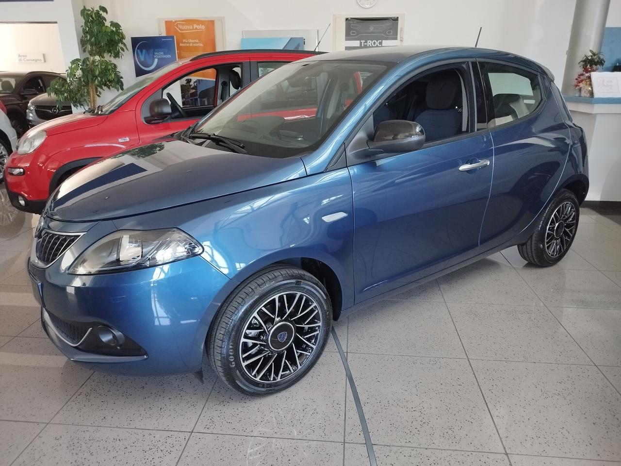 Lancia Ypsilon 1.0 FireFly 5 porte S&S Hybrid Platino