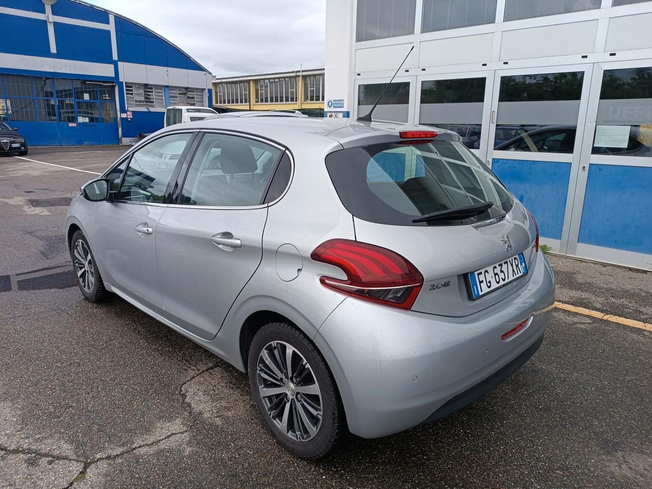 Peugeot 208 PureTech 82 5 porte Allure