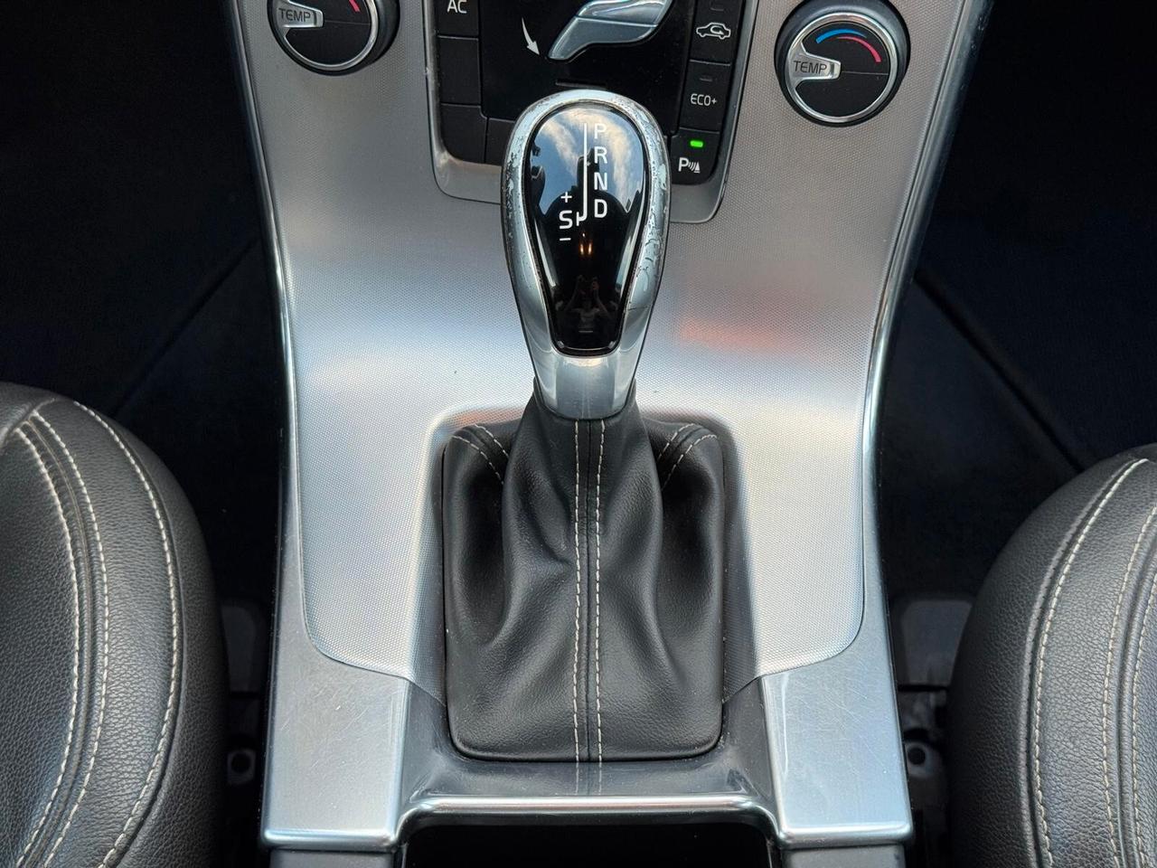 Volvo V60 D2 Geartronic Dynamic Edition