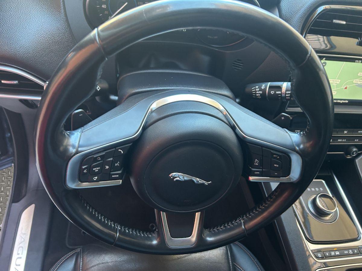 JAGUAR - F-Pace - 2.0 D 180 CV aut. R-Sport