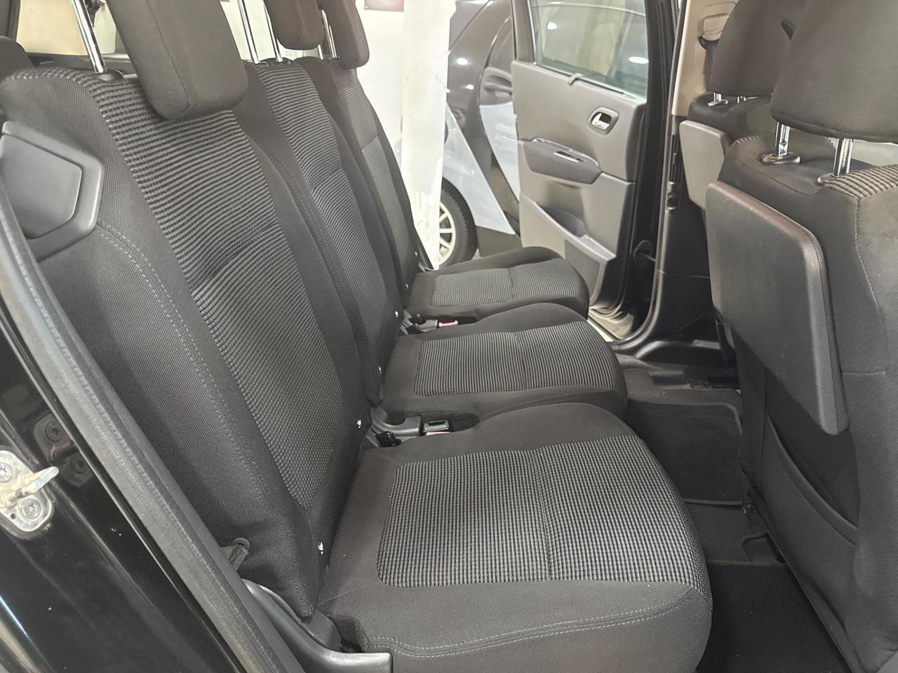 Peugeot 5008 1.6 hdi 2012 7 posti nuova