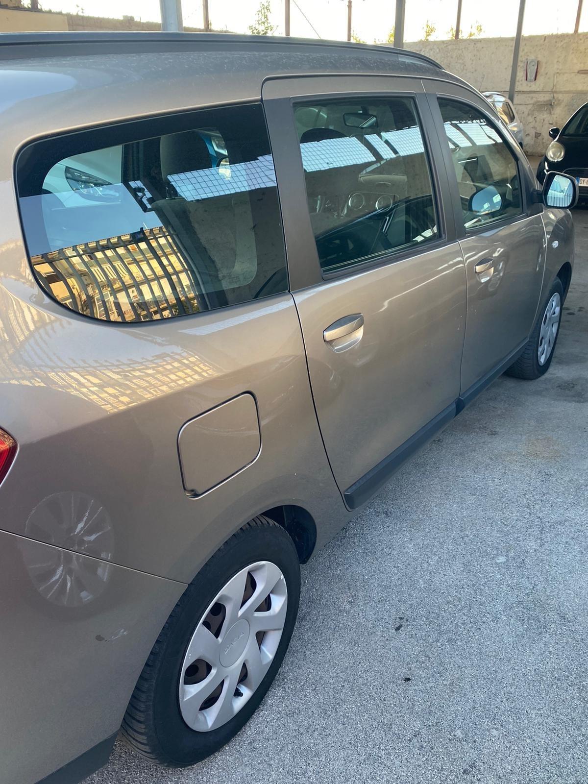 Dacia Lodgy 1.5 dCi lFine 2015 Full Navi TAGLIANDATA