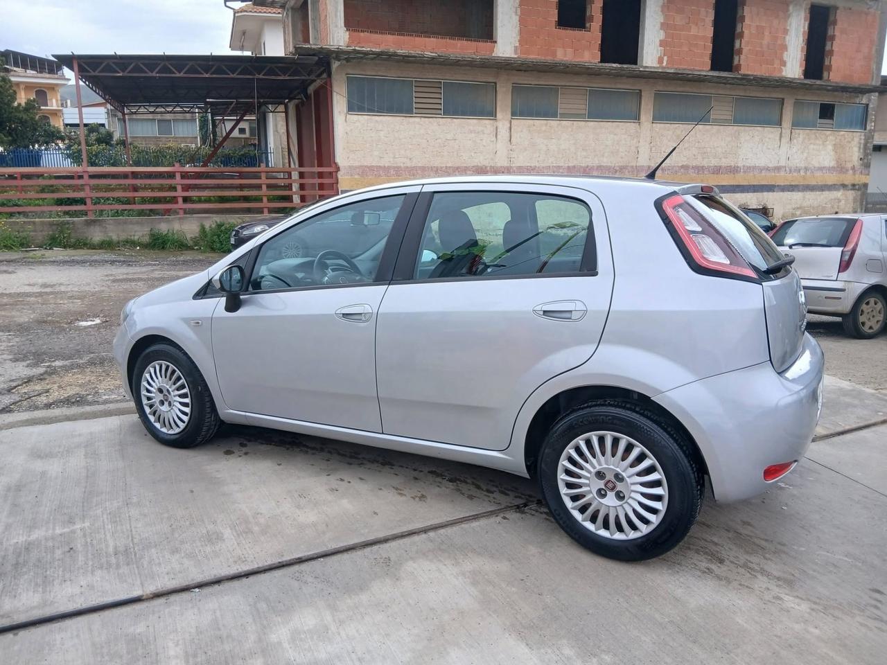 Fiat Punto 1.3 MJT II S&S 95 CV 5 porte Street