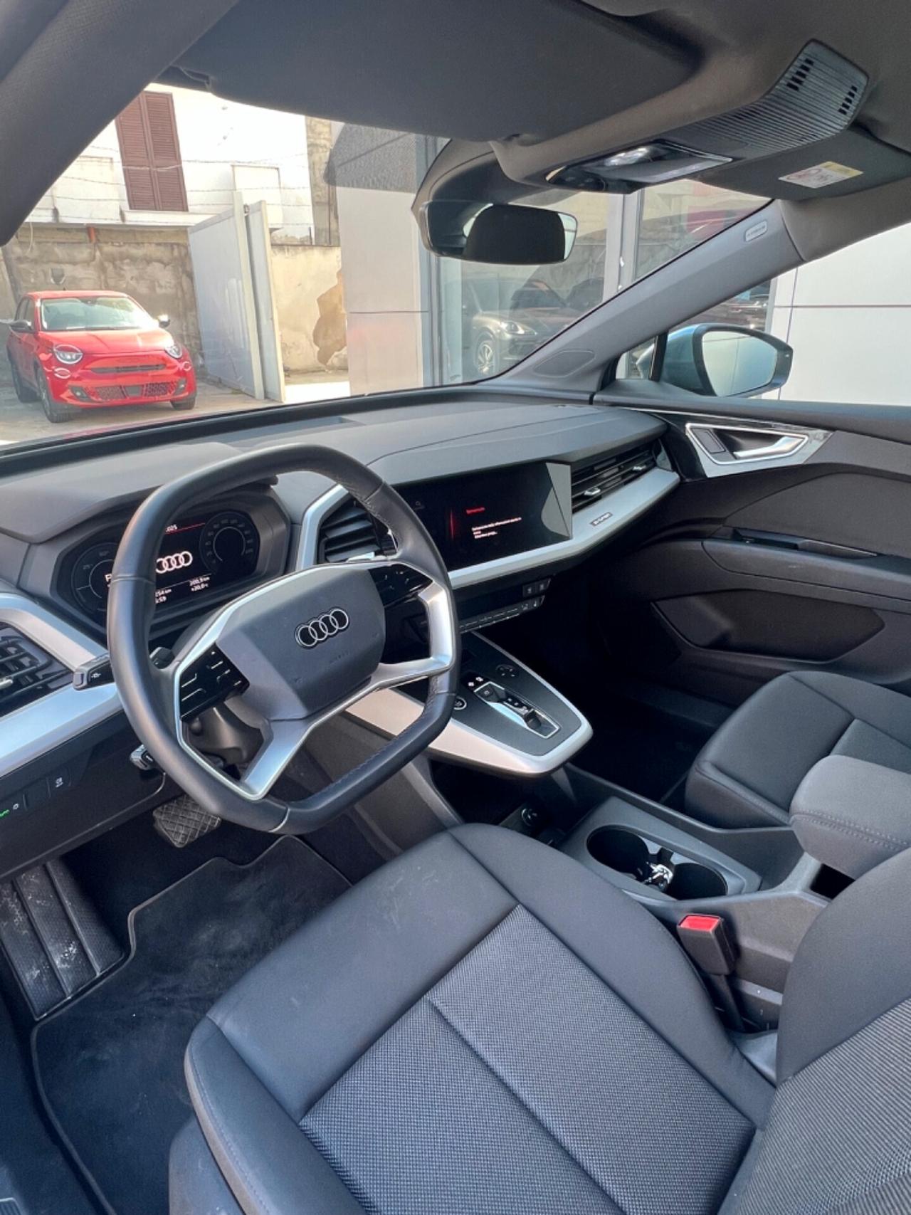 Audi Q4 e-tron SPB e-tron 35 possibilità noleggio no scoring