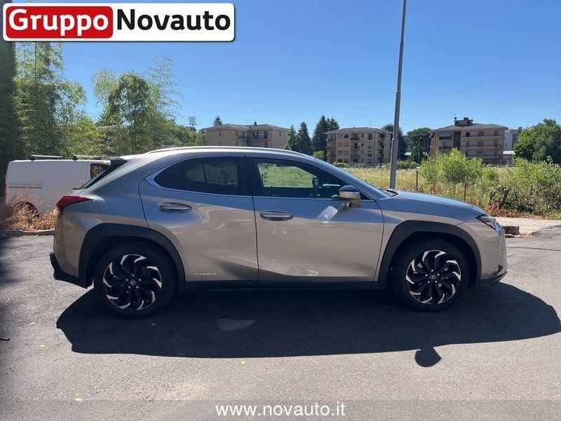 Lexus UX Hybrid 4WD Premium