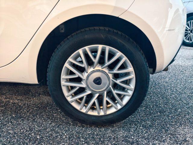 LANCIA Ypsilon 1.2 69 CV 5 porte Gold