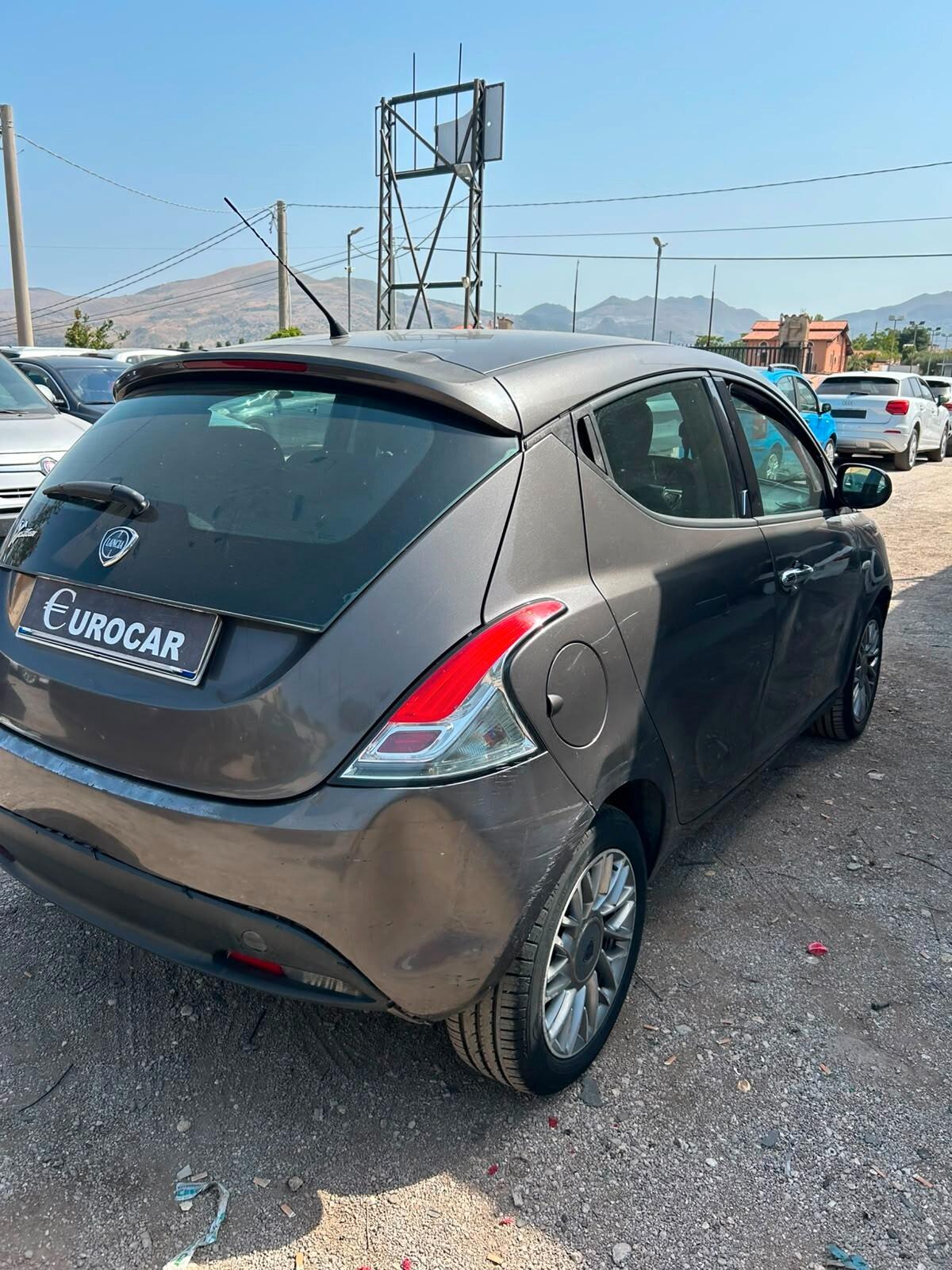 Lancia Ypsilon 1.2 69 CV Unyca VISTA E PIACIUTA