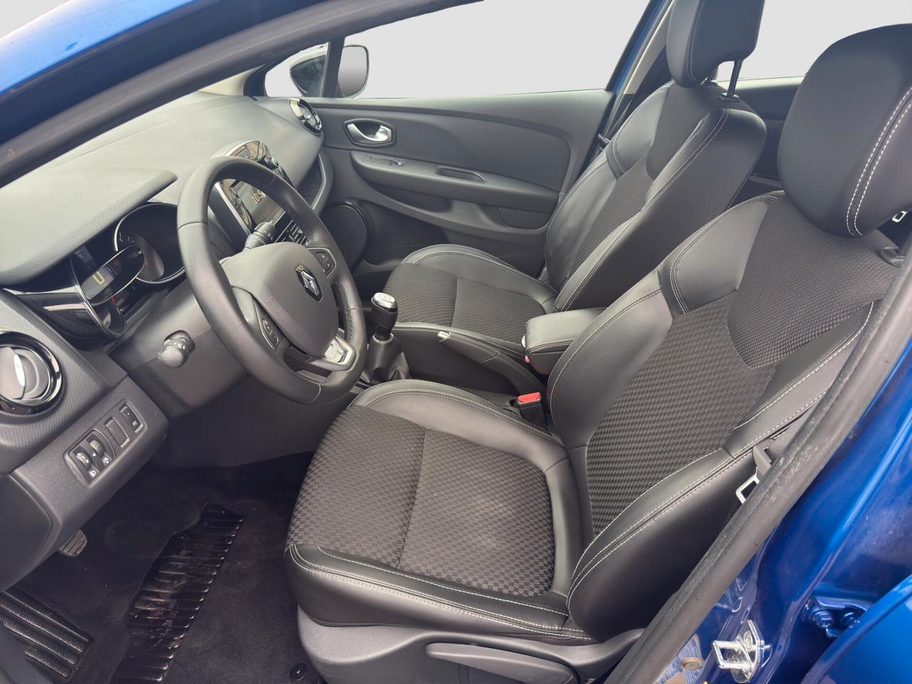 Renault Clio TCe 12V 75 CV 5 porte Moschino Life