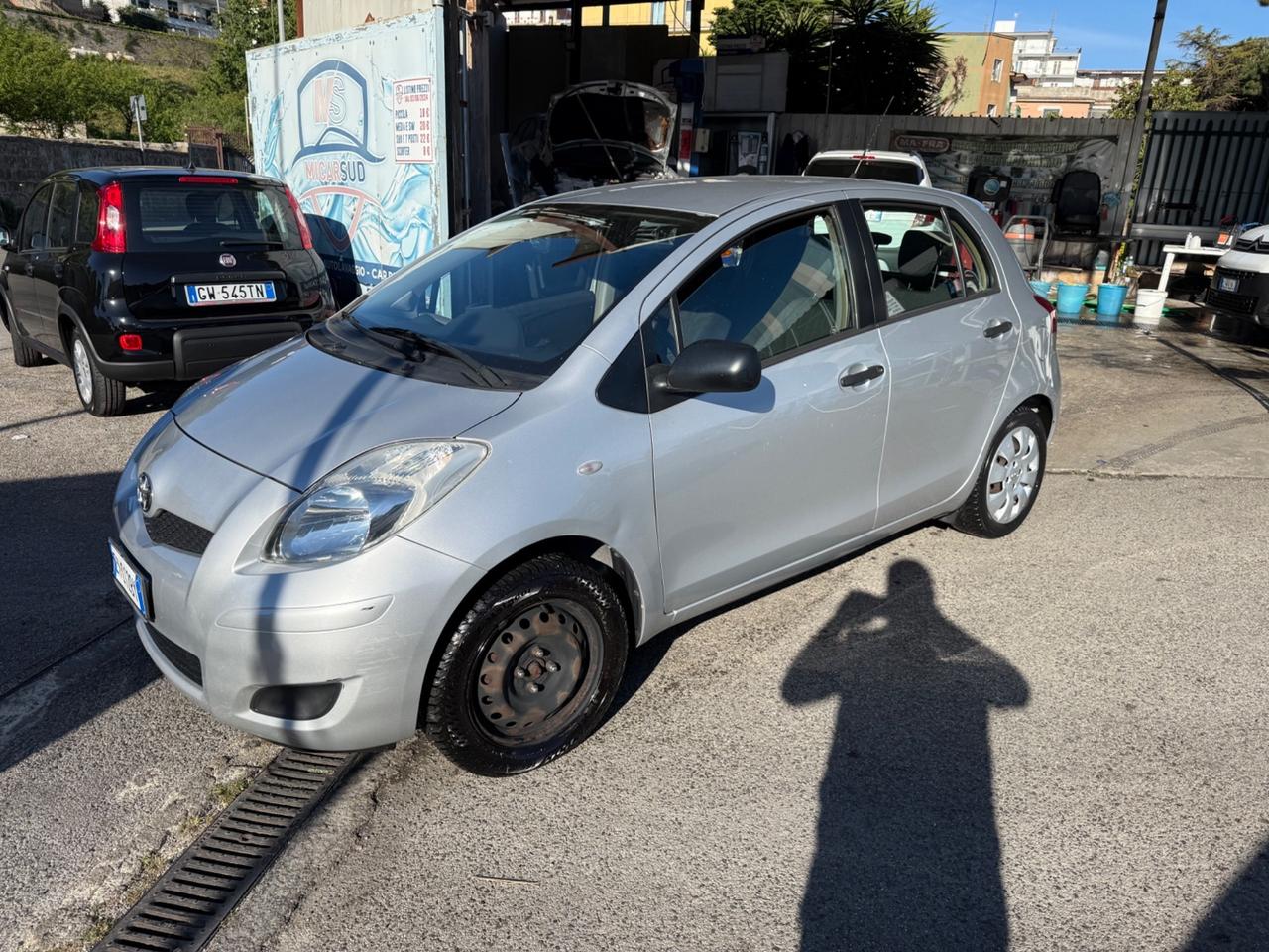 Toyota Yaris 1.0 5 porte 116000 km