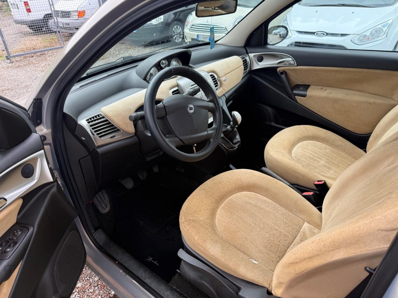 Lancia Ypsilon 1.2 Oro Giallo