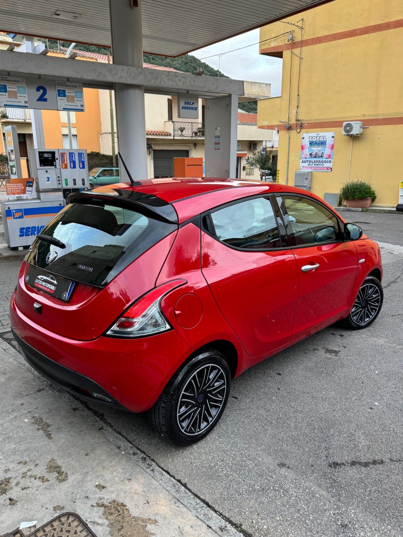 Lancia Ypsilon 1.0 FireFly 5 porte S&S Hybrid Gold Plus