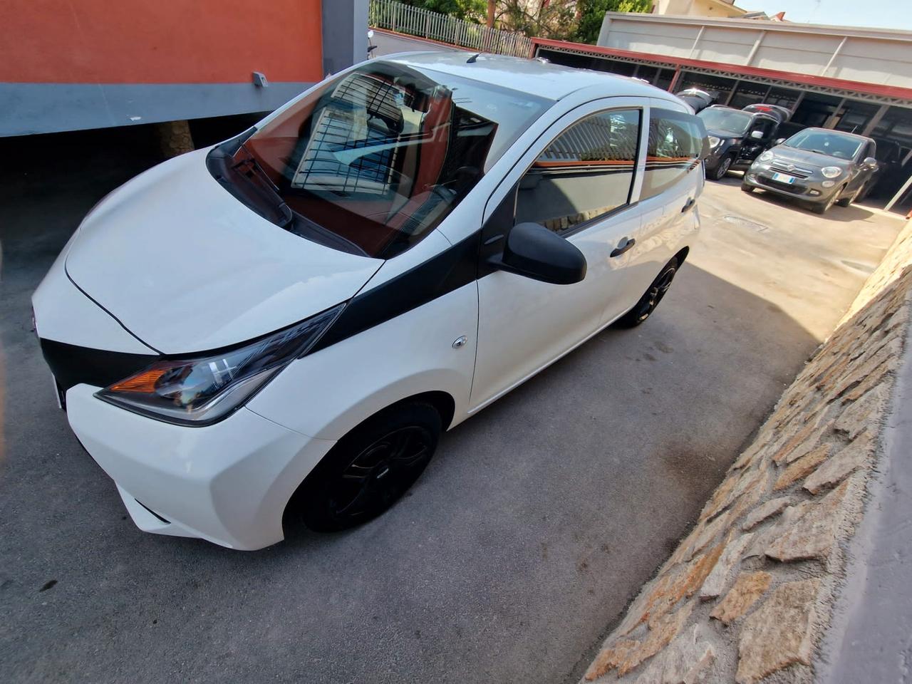 Toyota Aygo 1.0 VVT-i 69 CV 5 porte x-cool TSS