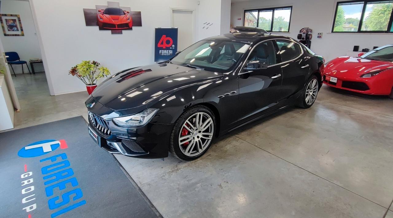 Maserati Ghibli V6 430 CV Q4 Gransport