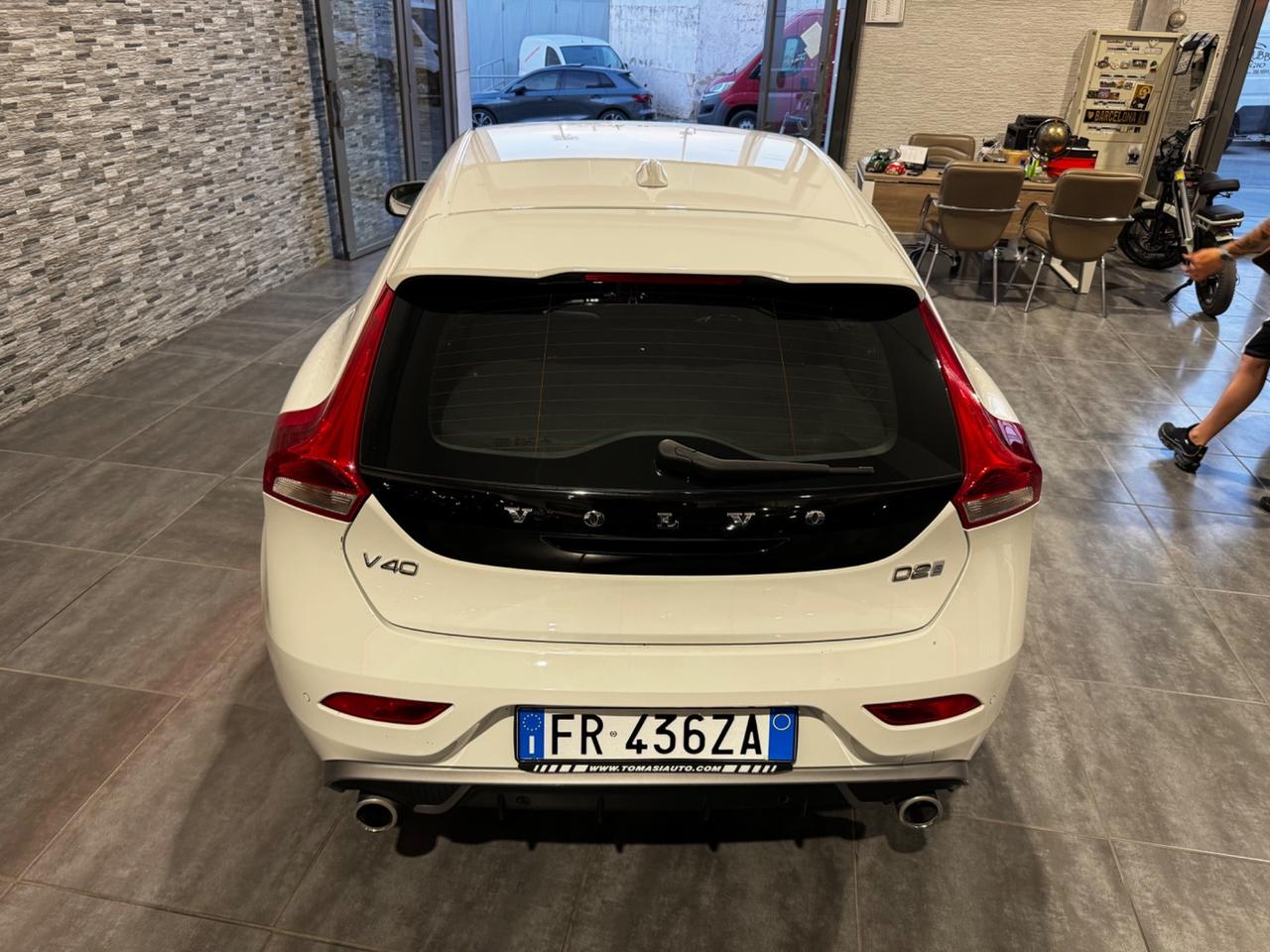 Volvo V40 D2 R-design