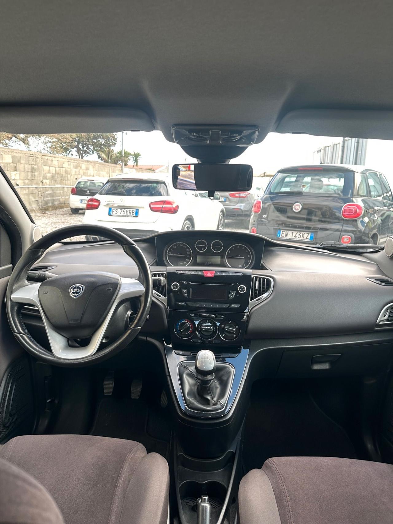 Lancia Ypsilon 1.2 69 CV 5 porte S&S Gold