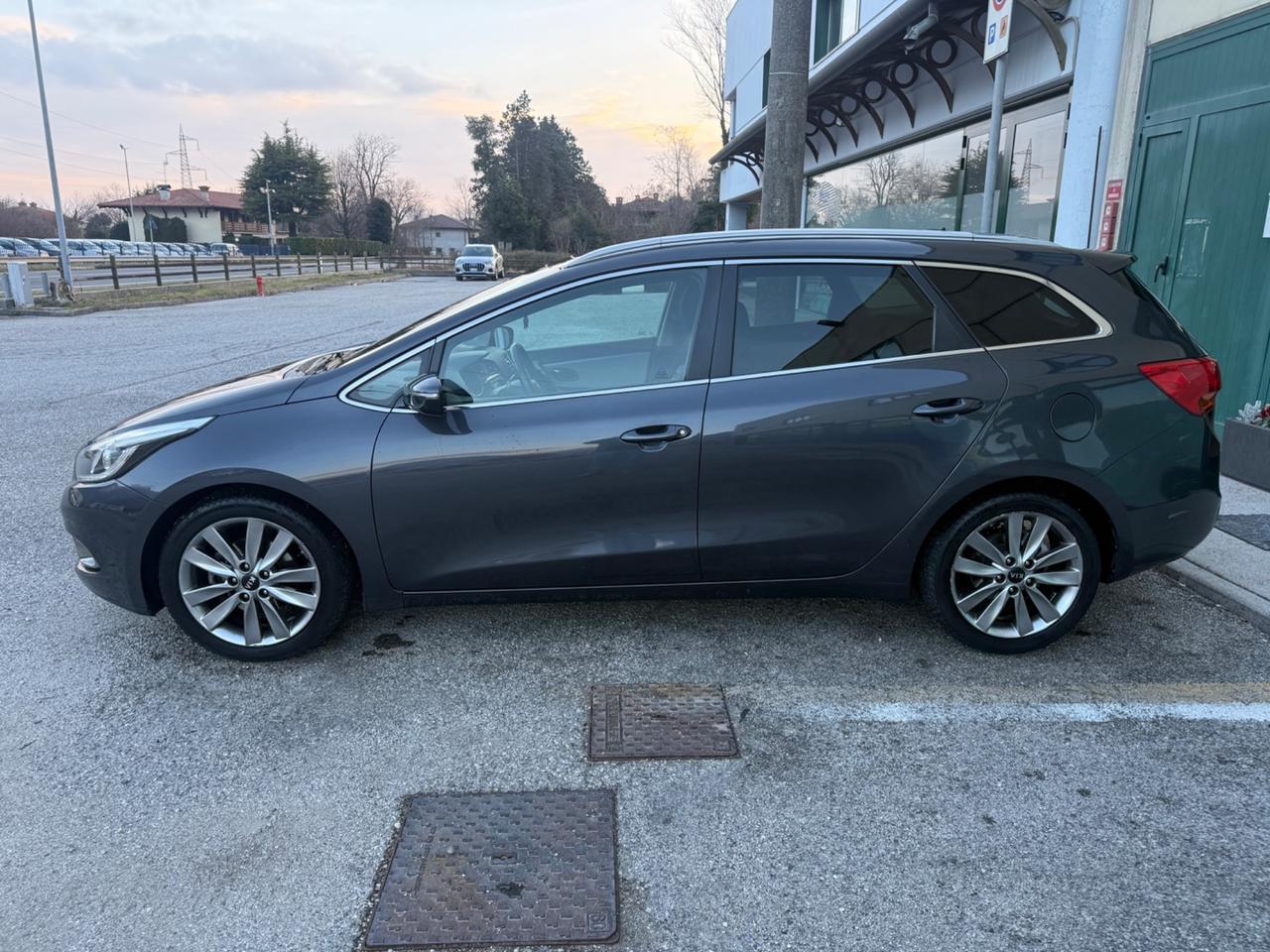 Kia Ceed - 1.6 CRDi 128 CV aut. SW Platinum