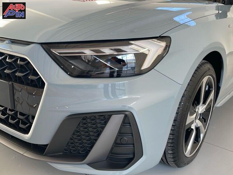 Audi A1 Sportback 30 TFSI S tronic S line edition *Grigio freccia