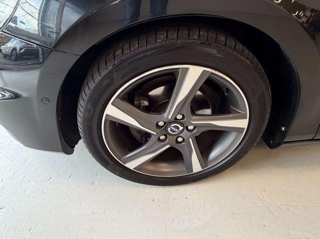 VOLVO V40 V40 II1.6 d2 R-design Kinetic (r-design)