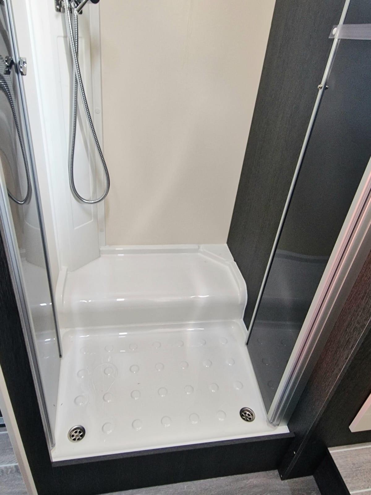 Roller Team semi integrale del 2025 in saldo 700