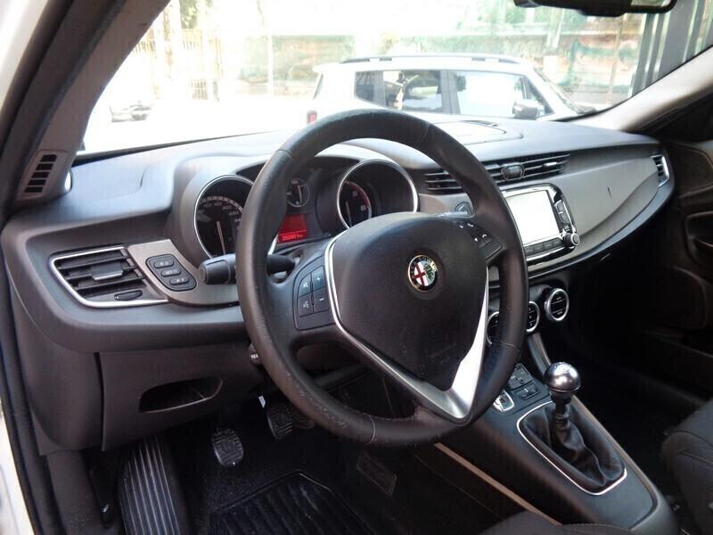 Alfa Romeo Giulietta 1.6 JTDm-2 120 CV Distinctive