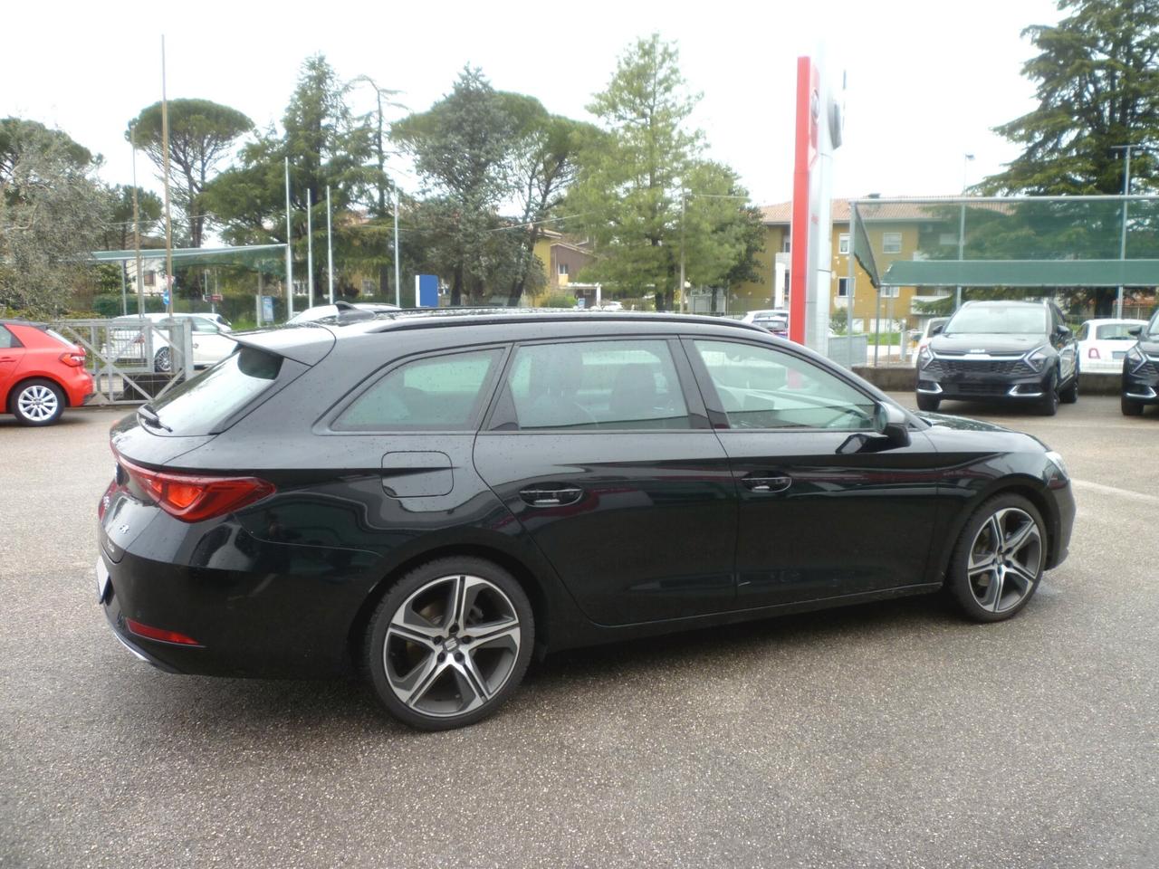 SEAT Leon Sportstourer 1.5 eTSI 150 CV DSG FR NERO 2021