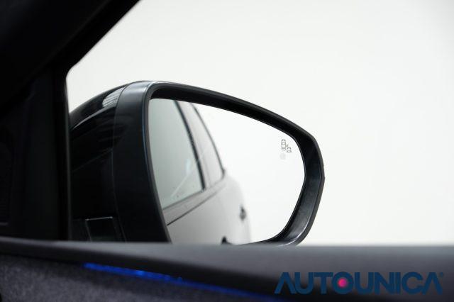 PEUGEOT 3008 Hybrid4 300 E-EAT8 ALLURE PACK FULL LED