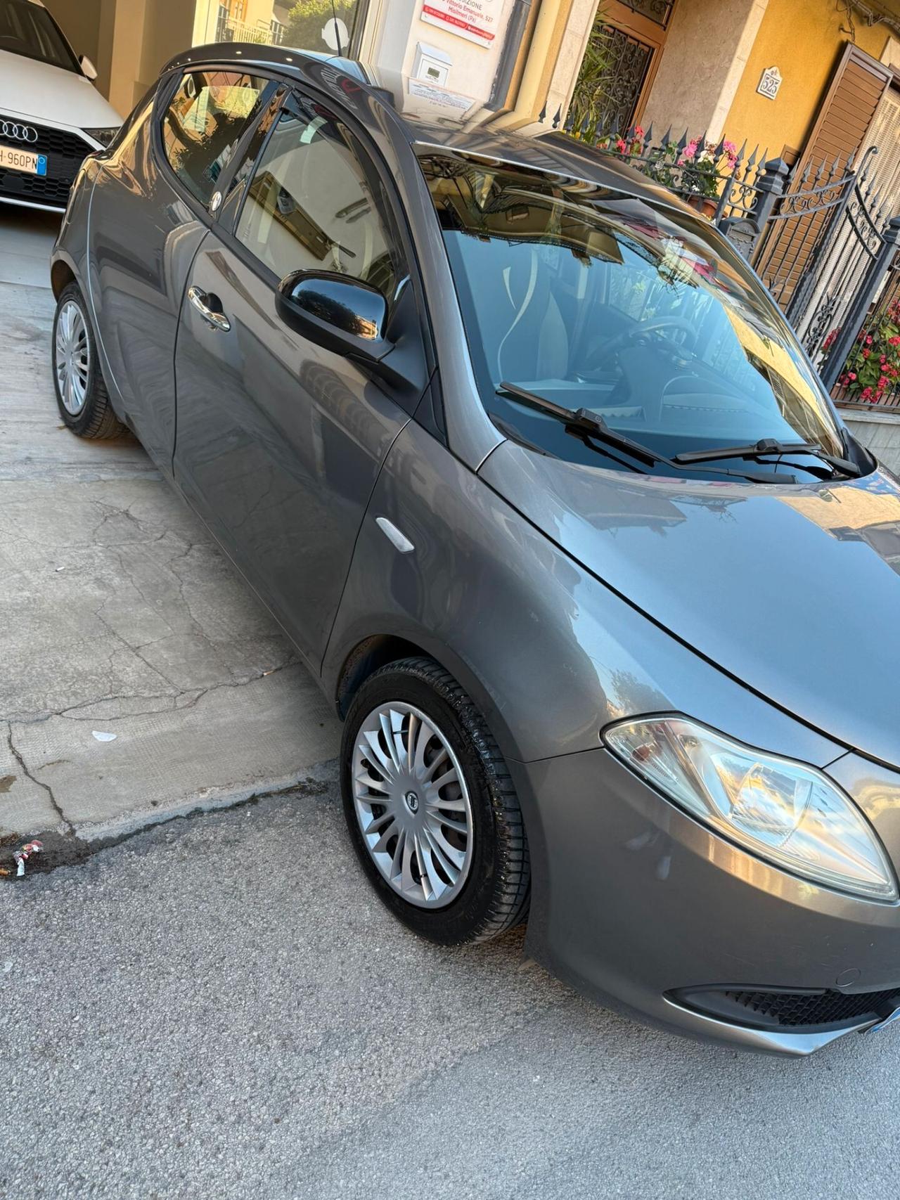 Lancia Ypsilon 2012 1.2 69 CV 5 porte GPL Ecochic Silver