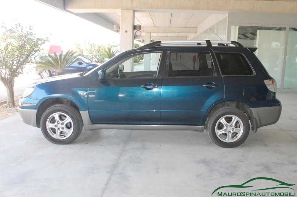Mitsubishi Outlander 2.4i 16V 4WD Sport