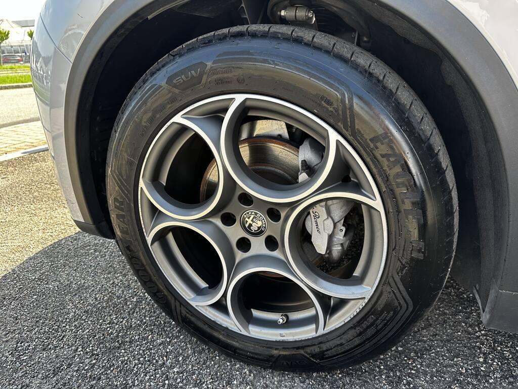 Alfa Romeo Stelvio 2.2 Turbo Sprint RWD AT8