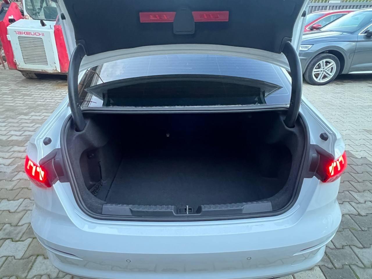 A3 Sedan Sedan 35 2.0 tdi Edition One s-tronic