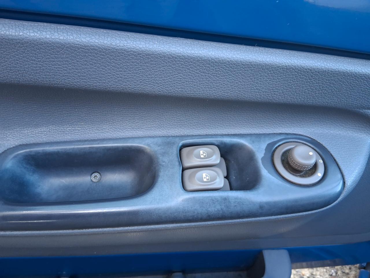 Renault Twingo 1.2i Cat E