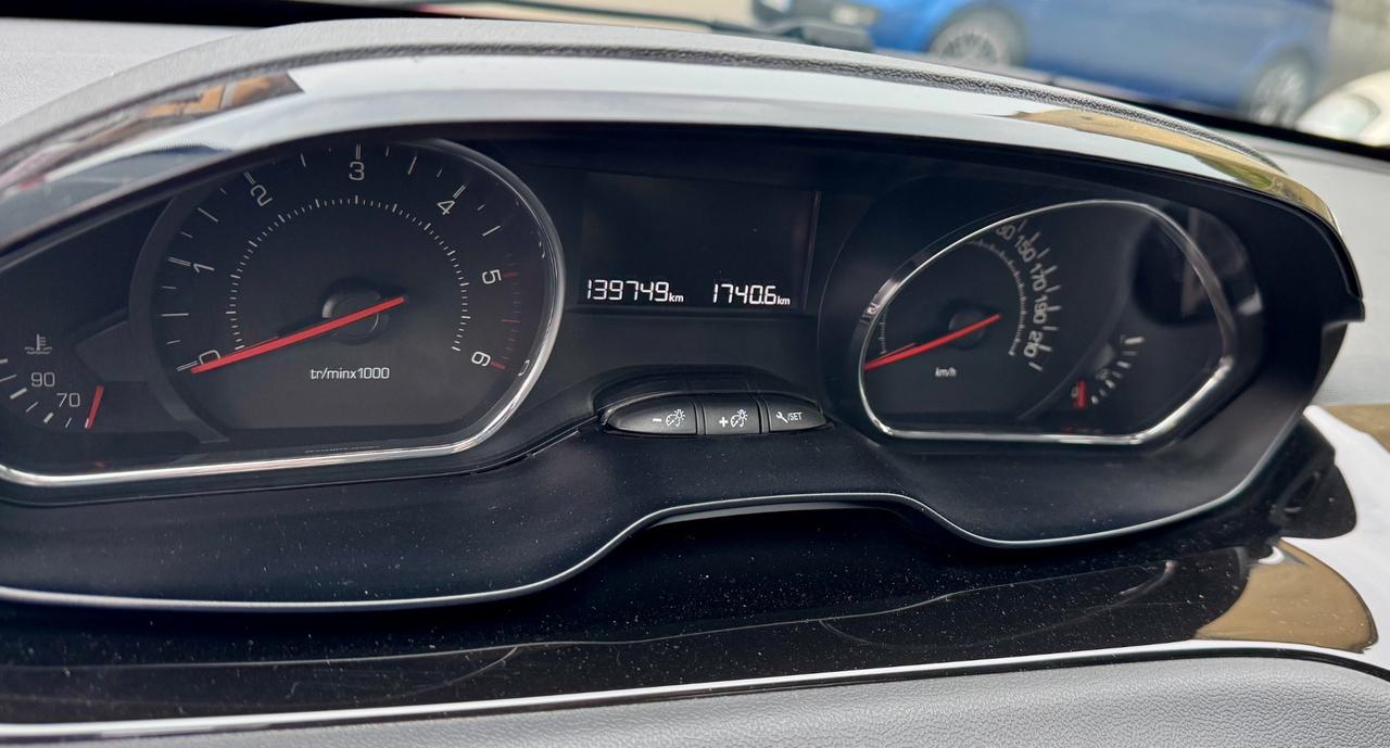 Peugeot 208 1.4 HDi 68 CV 5 porte Allure