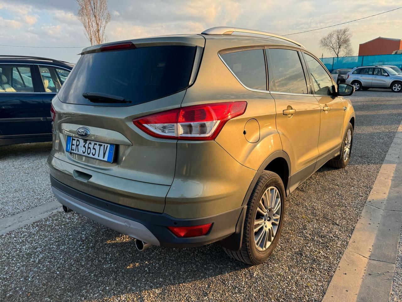 Ford Kuga 2.0 TDCi 140 CV 2WD Titanium DPF CAMBIO AUTOMATICO