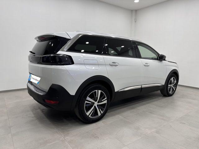 PEUGEOT 5008 Hybrid 136 e-DCS 6 Allure Pack City2 Drive Assist