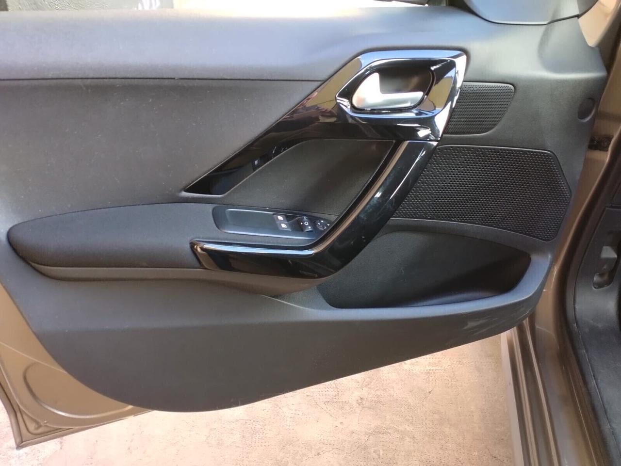 Peugeot 208 1.4 HDi 68 CV 5 porte Active