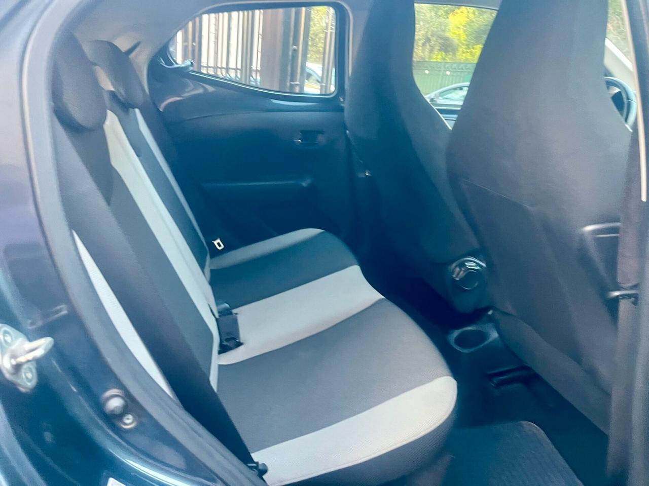 Toyota Aygo 1.0 VVT-i 69 CV 5 porte x-play TSS