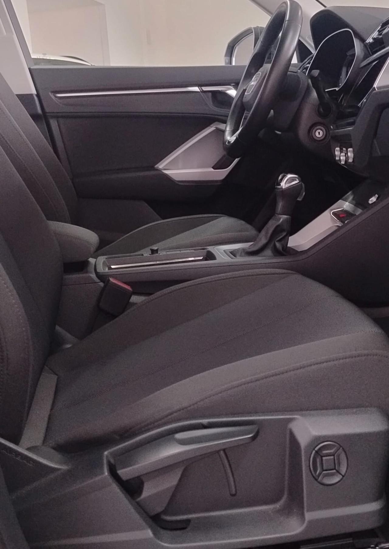 Audi Q3 SPB 45 TFSI e S tronic Business Plus