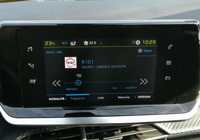 PEUGEOT 2008 motore elettrico 136 CV Allure Pack