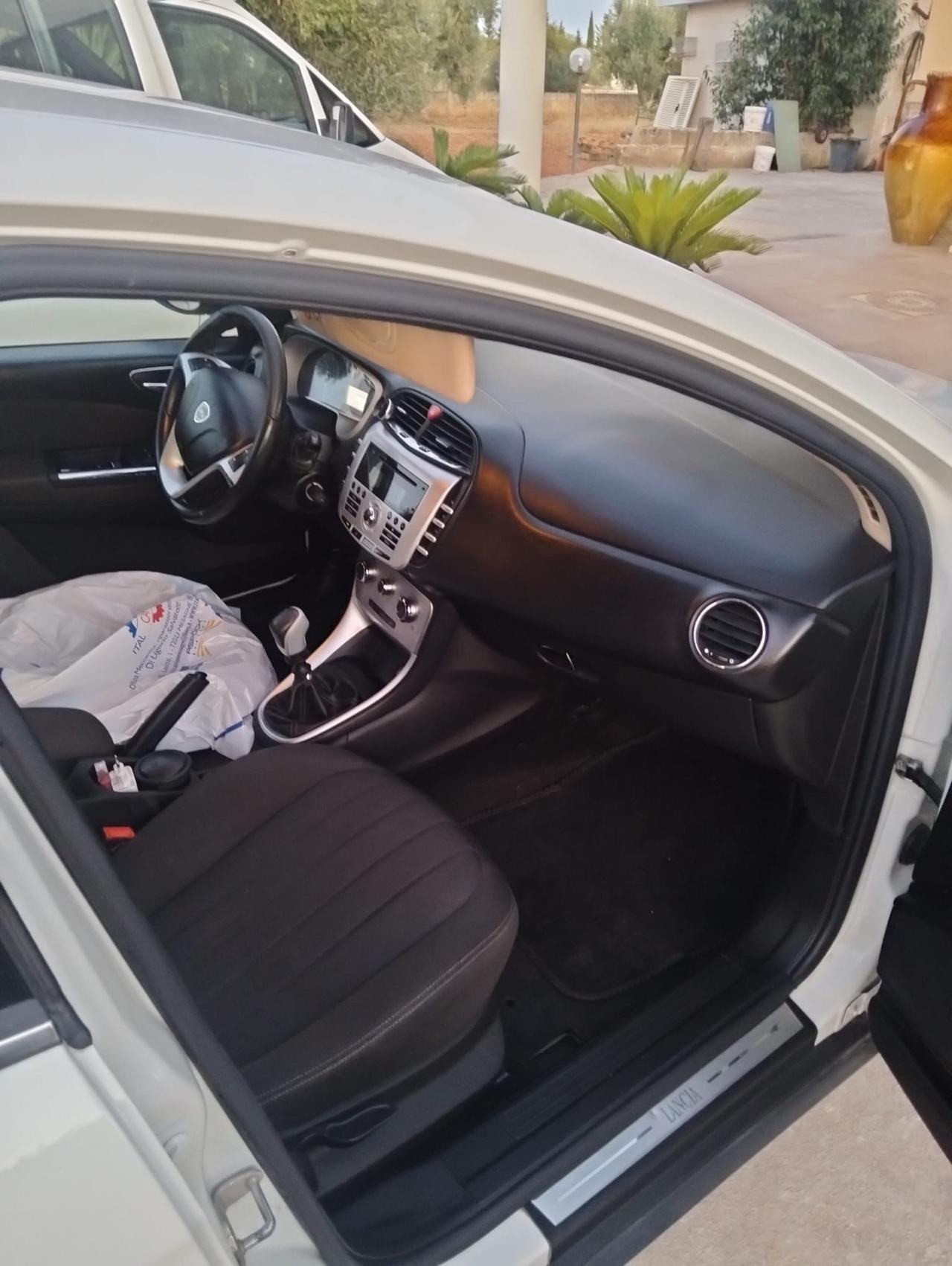 Lancia Delta 1.6 MJT DPF 105 CV Gold