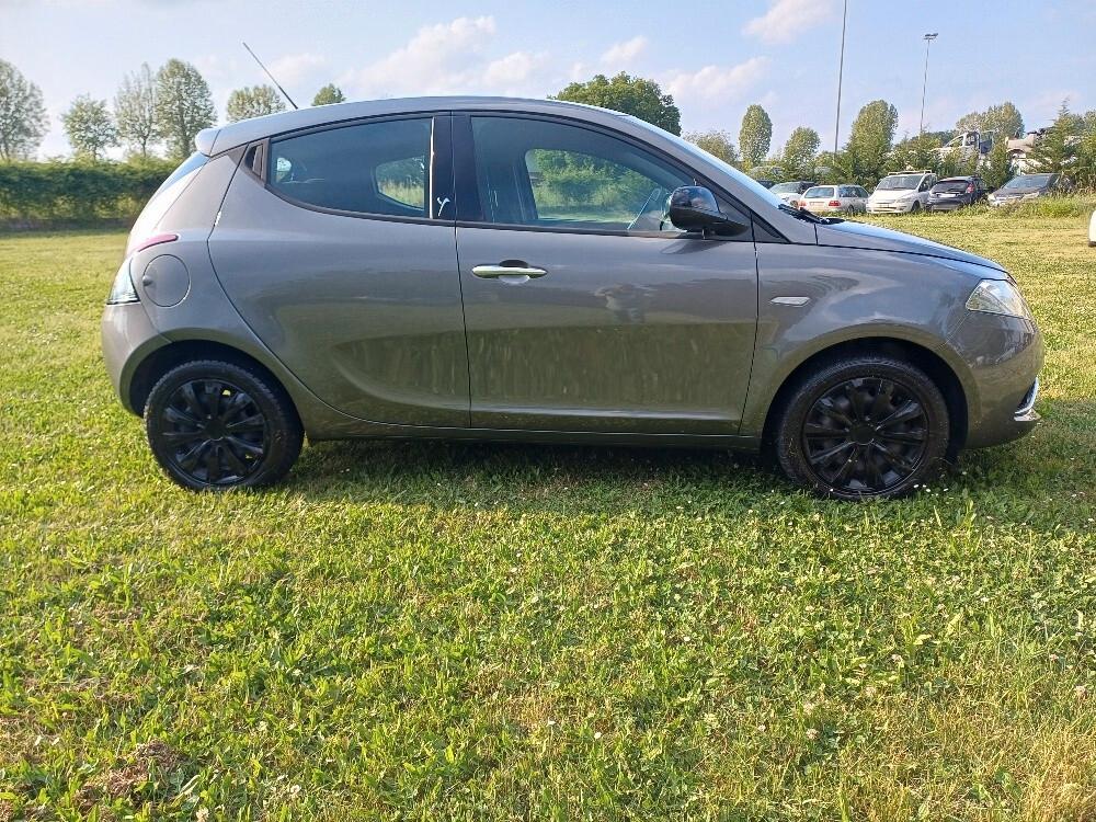 Lancia Ypsilon 1.200 5 Porte Gold