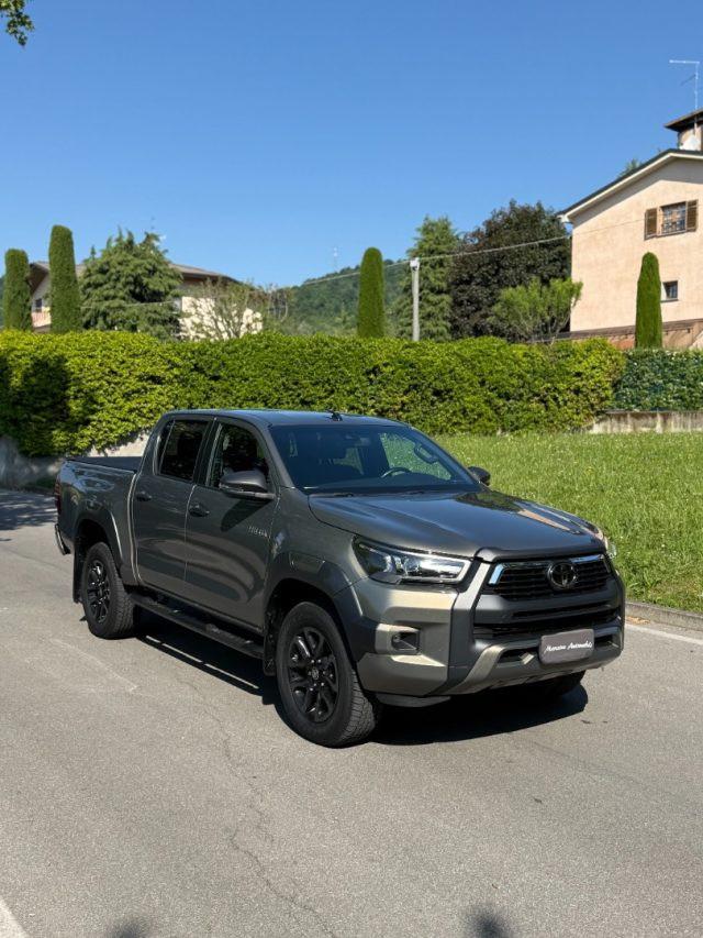 TOYOTA Hilux 2.4 D A/T 4WD Double Cab Invincible PREZZO FINITO